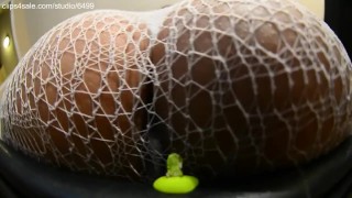 Giantess unaware buttcrush