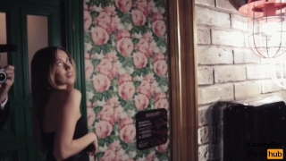 Cute Young Girl Sucking Cock And Swallow Cum In Public Restroom !