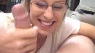 Ideepthroat – Heather – Hand Job and Deep Swallow!