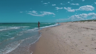 I’m nude on Lago Saler beach in Valencia